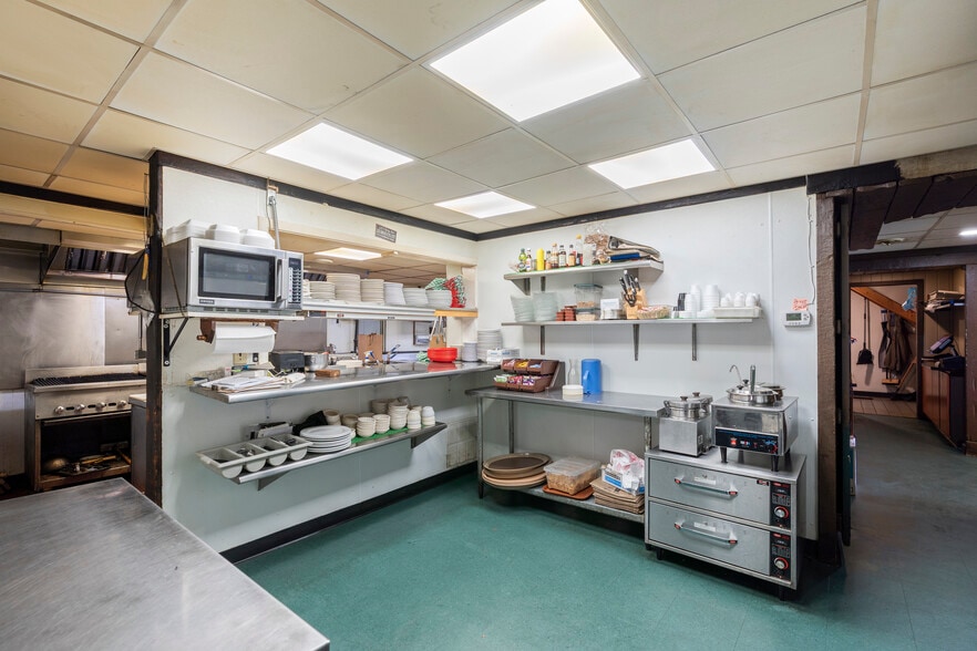 More Photos Of 33350 County Road 3, Crosslake Restaurant For Sale