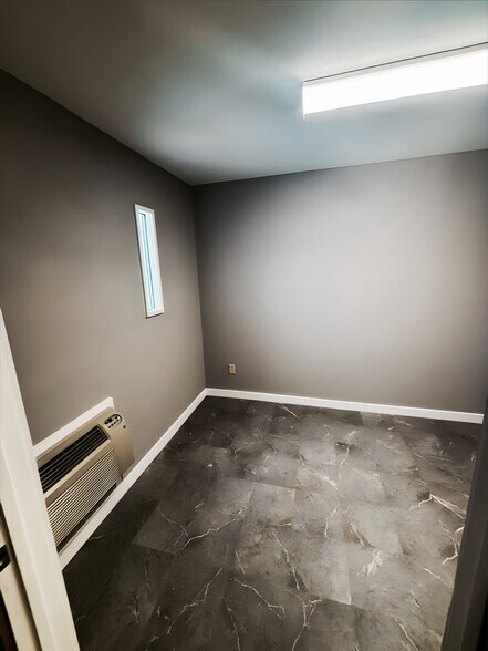 More Photos Of 1403 S Osage St, Wichita Warehouse For Lease