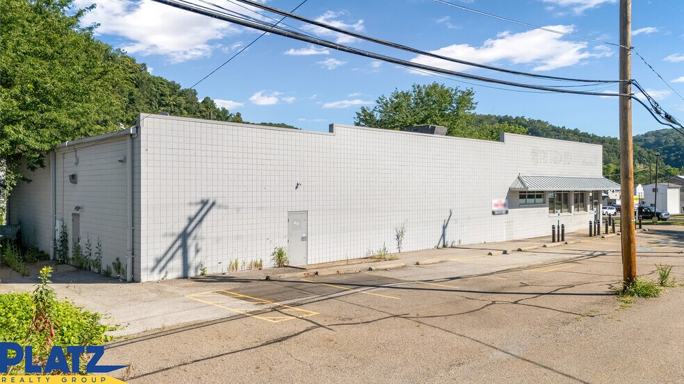 More Photos Of 220 3rd St, Wellsville Drugstore For Lease
