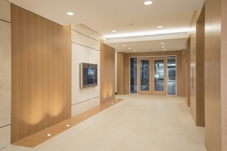 More Photos Of 8611 N Mo Pac Expy, Austin Medical For Lease