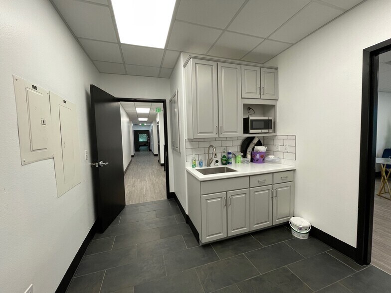 More Photos Of 677 Quality Dr, American Fork Office For Lease