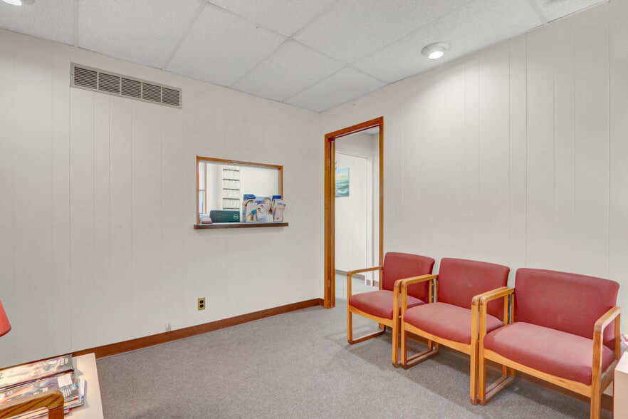 More Photos Of 454 Deer Park Ave, Babylon Office For Sale
