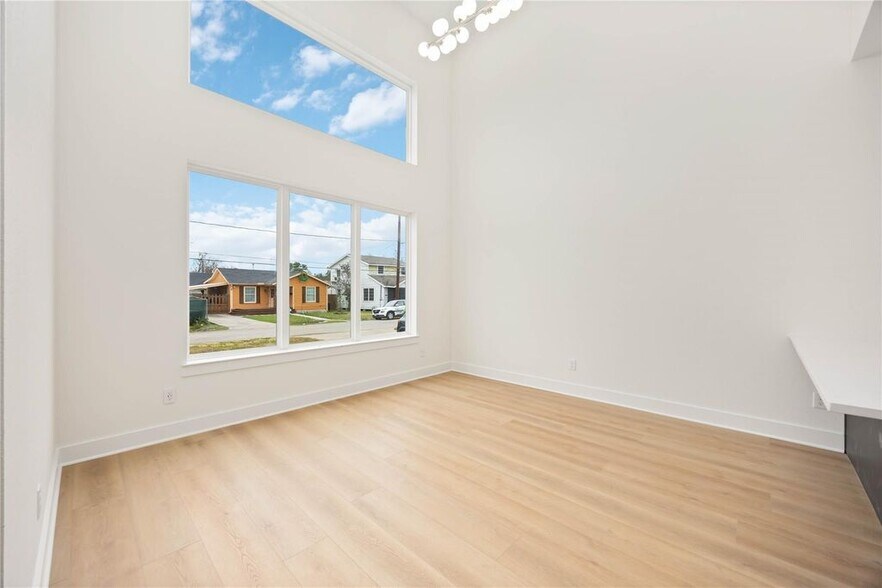 More Photos Of 422 E 41st St, Houston Multifamily For Sale