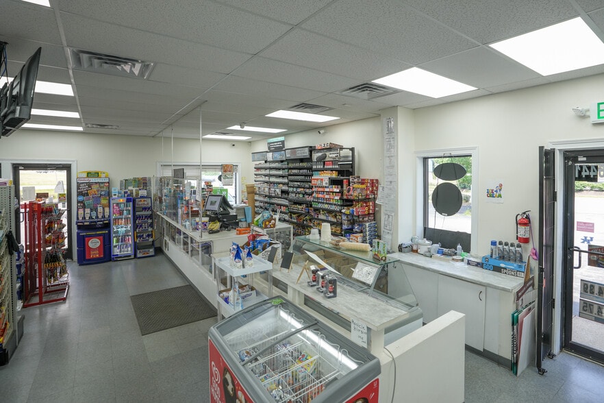 More Photos Of 11 Wichita Dr, Nicholasville Storefront Retail Office For Lease