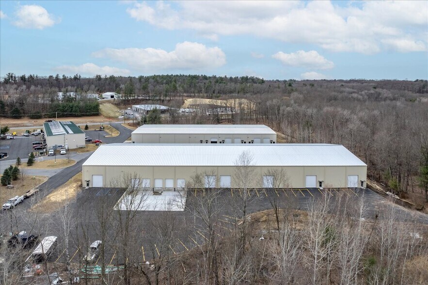 More Photos Of 25 Wood Road, Round Lake Distribution For Lease
