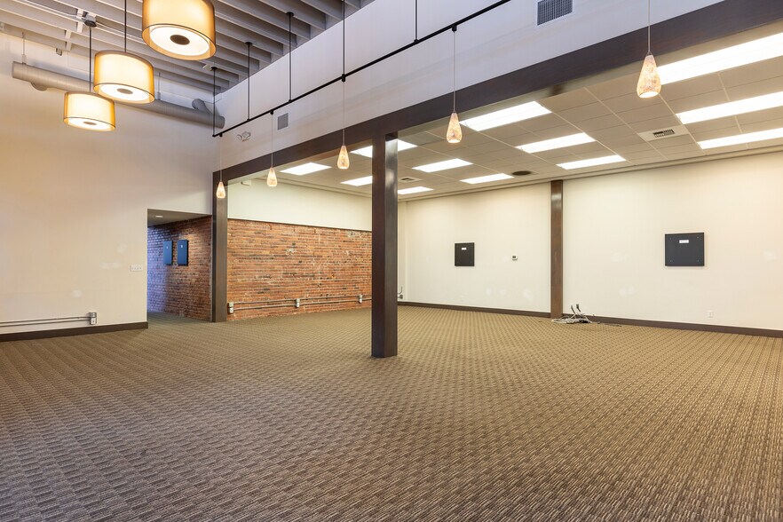 More Photos Of 2420 2nd Ave, Seattle Storefront Retail Office For Sale