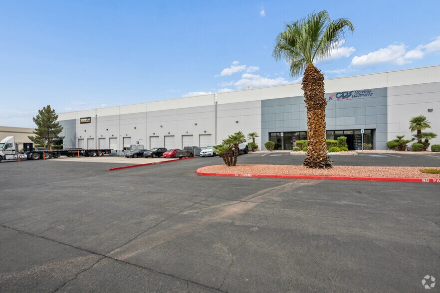 More Photos Of 4171 Distribution Cir, North Las Vegas Warehouse For Lease