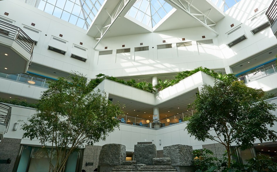 More Photos Of 120 Monument Cir, Indianapolis Office For Lease
