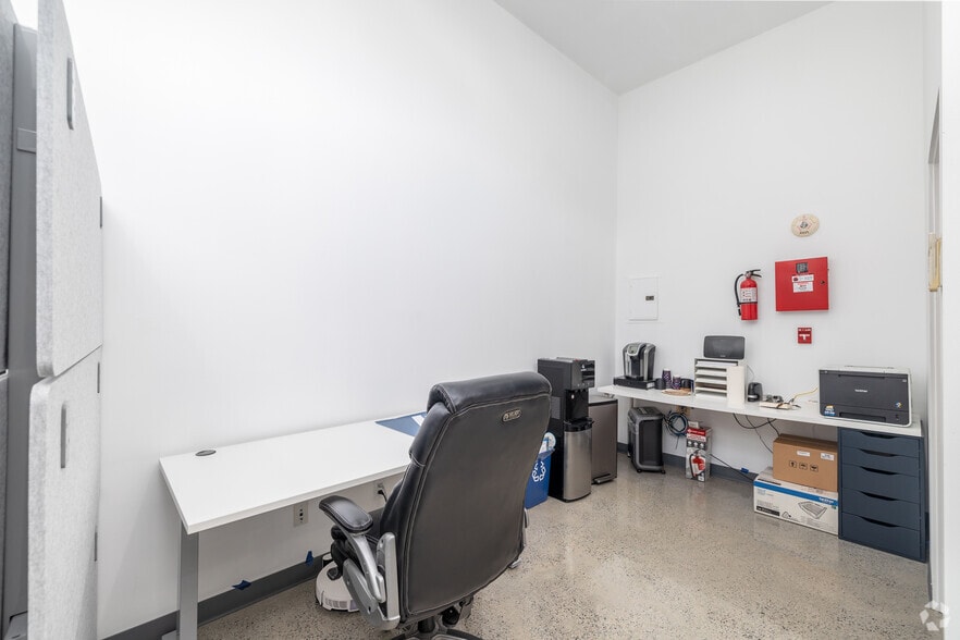 More Photos Of 627 Aviation Way, Manhattan Beach Loft Creative Space For Lease