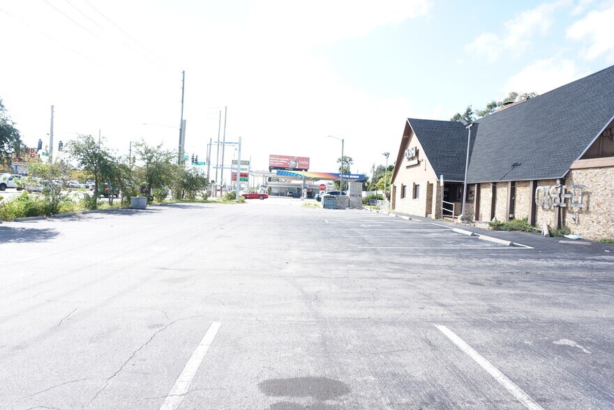 More Photos Of 5800 34th St N, Saint Petersburg Restaurant For Sale