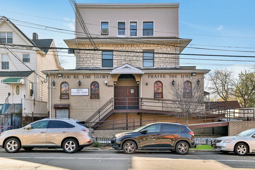 More Photos Of 668 E 222nd St, Bronx Religious Facility For Sale