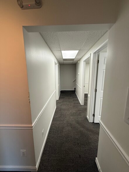 More Photos Of 8 Irongate Dr, Waldorf Warehouse For Lease