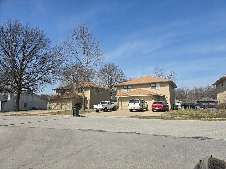 More Photos Of 593-621 Glen Ct, Lansing Apartments For Sale