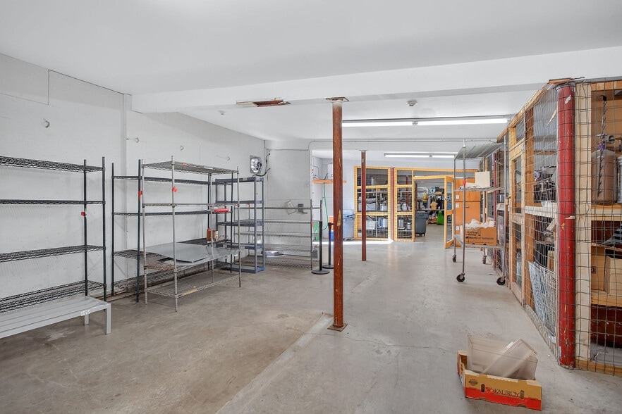 More Photos Of 18 Elm Ct, Sheffield Restaurant For Sale