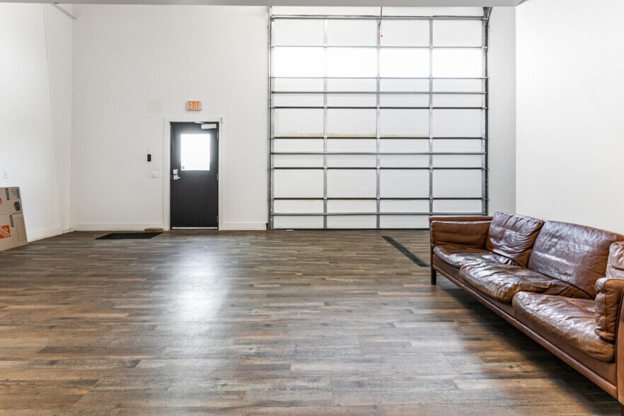 More Photos Of 5680 Browns Canyon Rd, Peoa Showroom For Lease