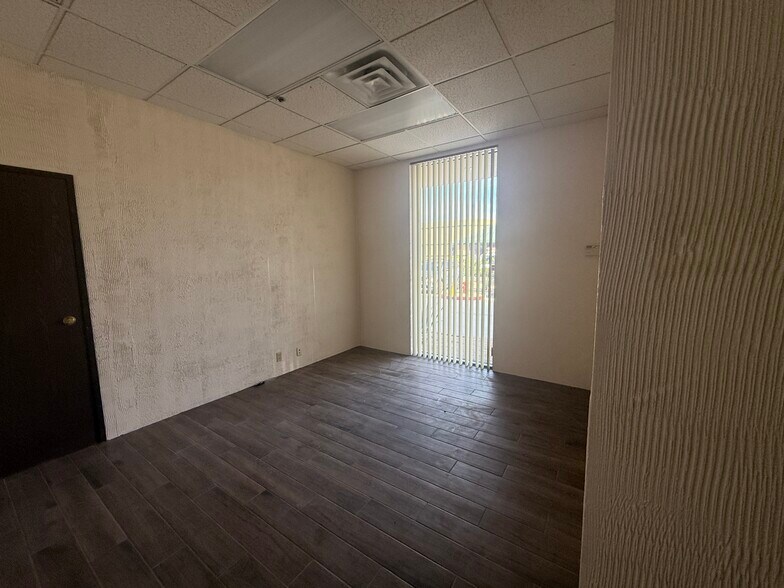 More Photos Of 77570 Springfield Ln, Palm Desert Warehouse For Lease