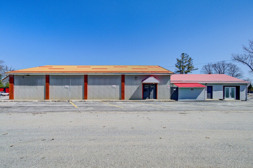 More Photos Of 1367 Mosley St, Wasaga Beach Office For Sale