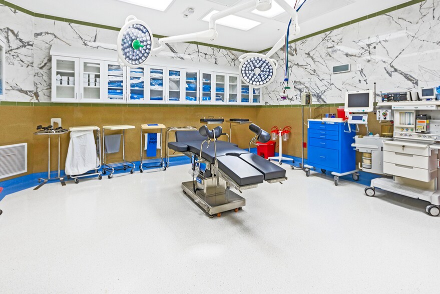 More Photos Of 1330 S Missouri Ave, Clearwater Medical For Sale