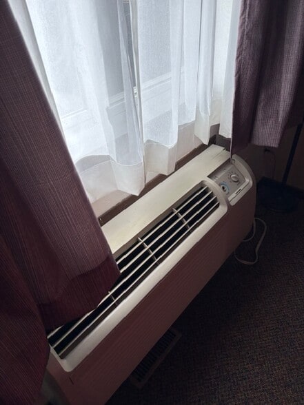 More Photos Of 900 E 7th St, Wayne Hotel For Sale