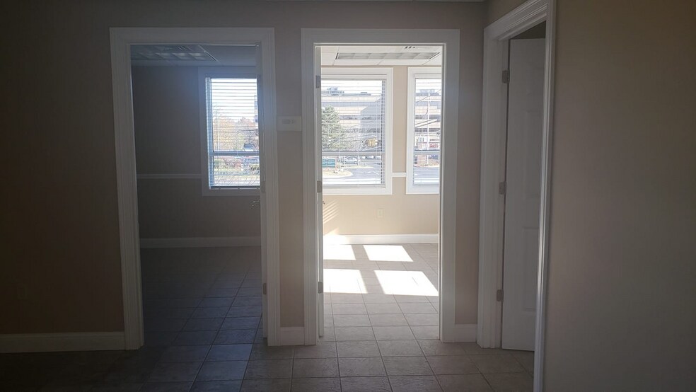 More Photos Of 27 Town Line Rd, Wethersfield Office For Lease