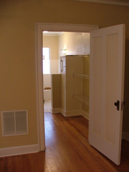 More Photos Of 317 E 38th St, Indianapolis Apartments For Sale