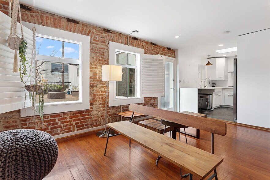 More Photos Of 1322 Innes Pl, Venice Office Residential For Sale