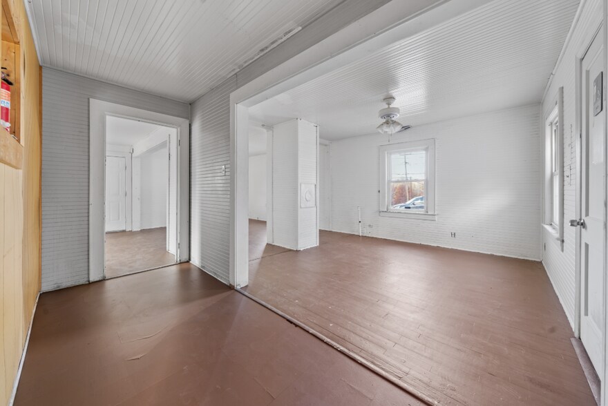 More Photos Of 112 N Mineral Springs Rd, Durham Storefront Retail Office For Lease