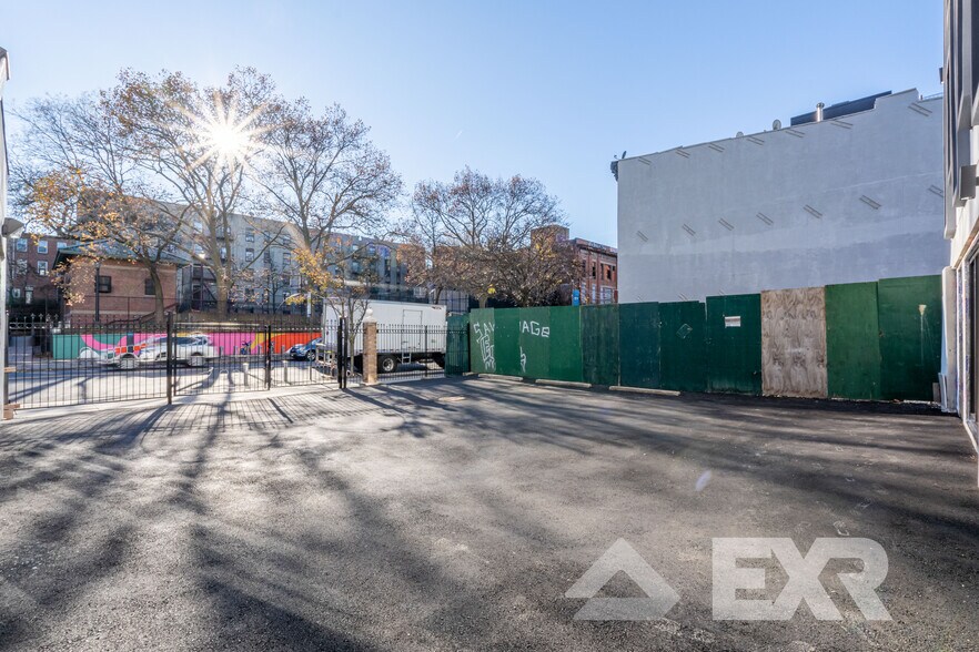 More Photos Of 1079 Fulton St, Brooklyn Apartments For Lease