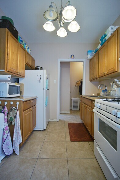 More Photos Of 2611 Avenue U, Brooklyn Storefront Retail Residential For Sale