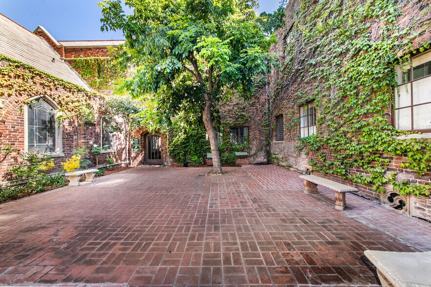 More Photos Of 95 N Marengo Ave, Pasadena Storefront Retail Office For Sale