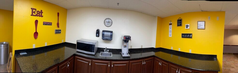 More Photos Of 10645 Reiger Rd, Baton Rouge Hotel For Sale