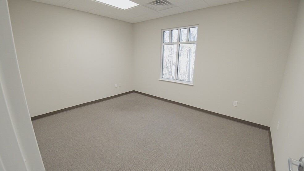 More Photos Of 203 Oakside Ln, Canton Medical For Sale