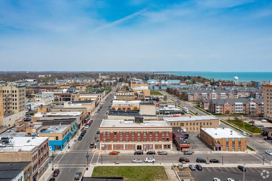 More Photos Of 520 58th St, Kenosha Office For Lease