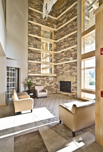 Primary Photo Of 11216 Sunrise Blvd E, Puyallup Medical For Lease