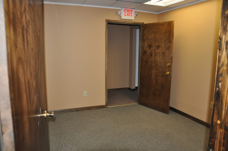 More Photos Of 5 Ravine Dr, Matawan Medical For Lease