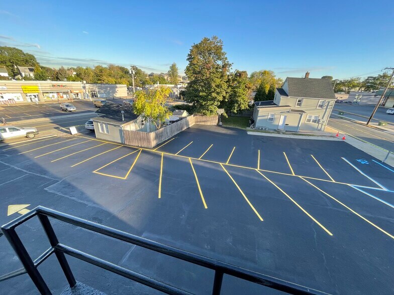 More Photos Of 2504 Grand Ave, Baldwin Office For Sale