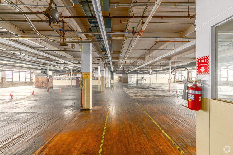More Photos Of 735 Allens Ave, Providence Manufacturing For Sale