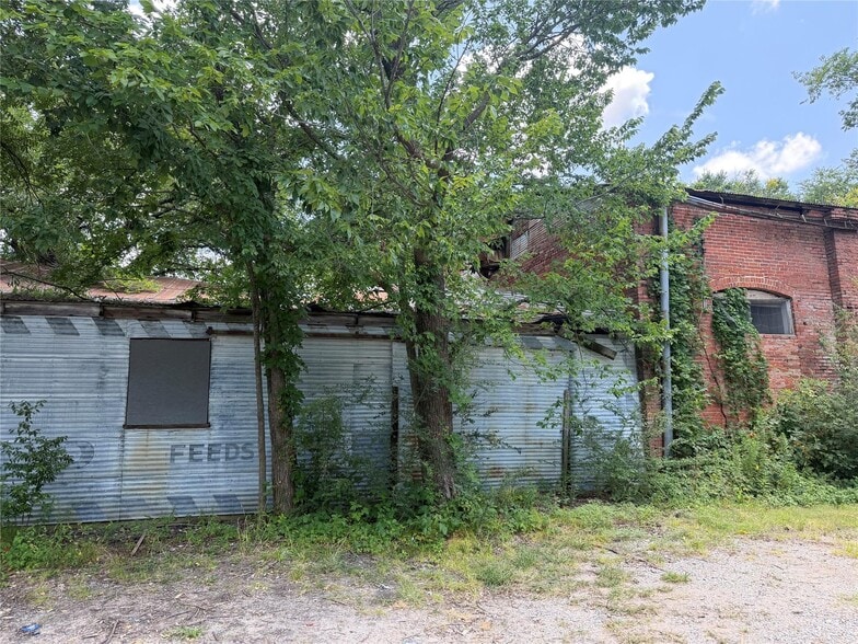More Photos Of 3804 Dalton St, Greenville Warehouse For Sale