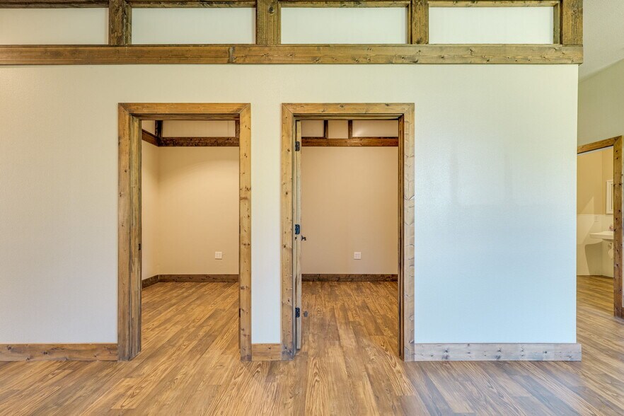 More Photos Of 1907 Cypress Creek Rd, Cedar Park Office For Sale