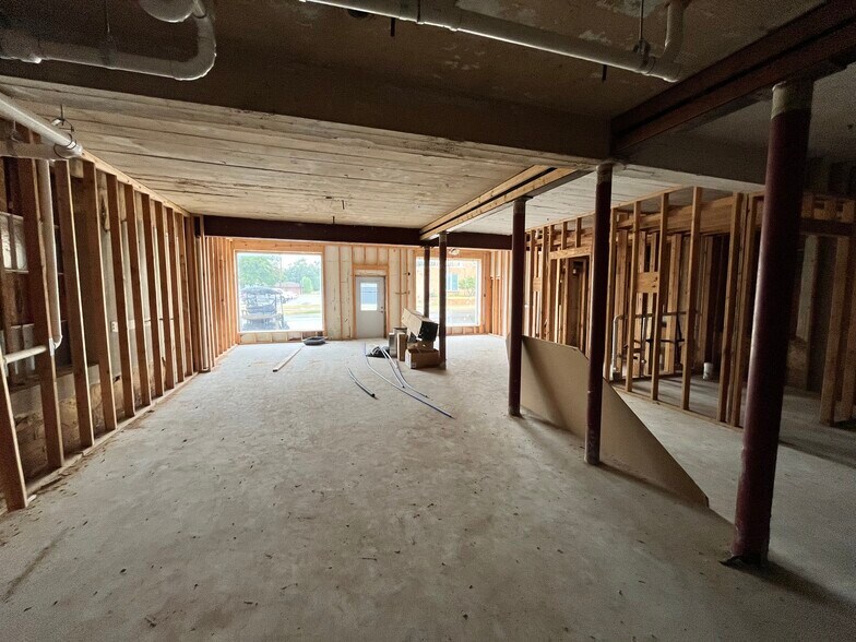 More Photos Of 311 S Locust St, Denton Freestanding For Lease
