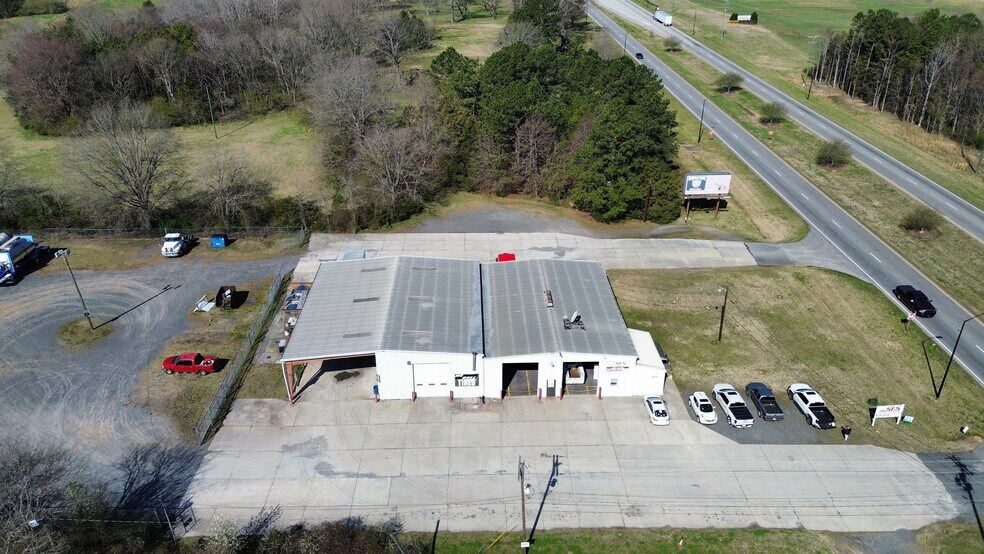 More Photos Of 3010 Lancaster Hwy, Richburg Service For Lease