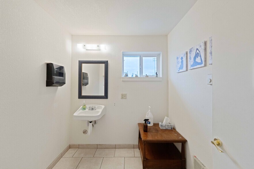 More Photos Of 2184 Broadway Ave, North Bend Office For Sale