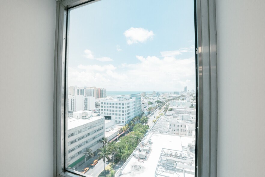 More Photos Of 401-407 Lincoln Rd, Miami Beach Office For Lease