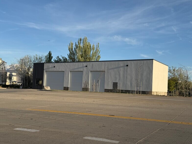 More Photos Of 4655 W California Ave, Salt Lake City Manufacturing For Lease