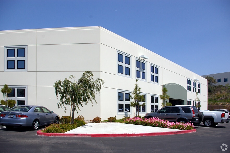 More Photos Of 3270 Corporate View, Vista Manufacturing For Lease