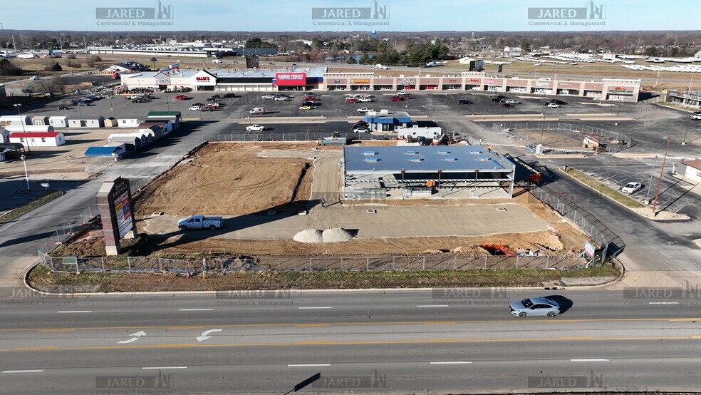 More Photos Of 1565-1585 S Jefferson Ave, Lebanon General Retail For Lease