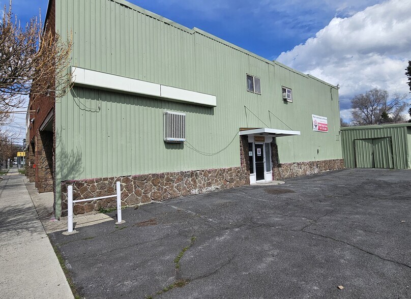 More Photos Of 917 E Main St, Klamath Falls Flex For Sale