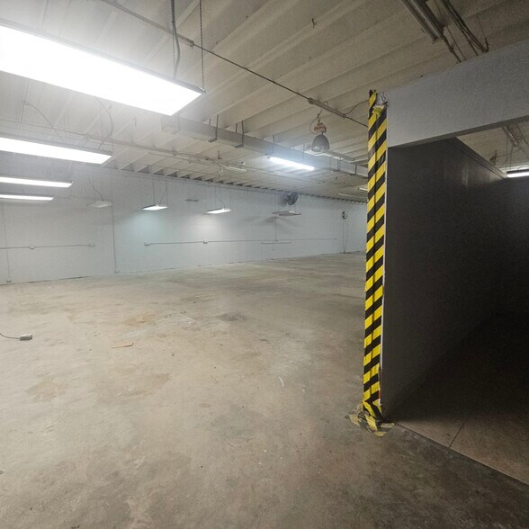 More Photos Of 3420 NW 7th St, Miami Light Distribution For Lease