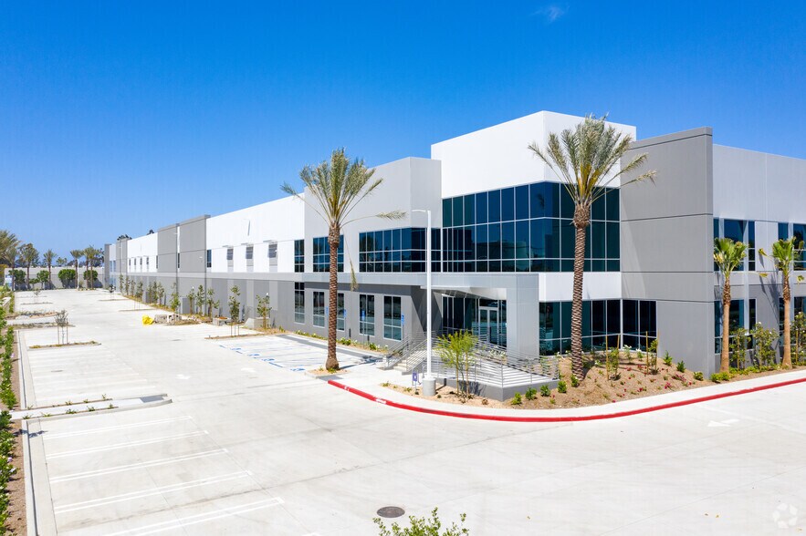 More Photos Of 19600-19688 Van Ness Ave, Torrance Warehouse For Lease