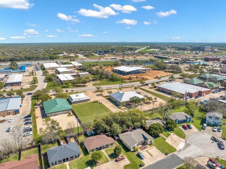 More Photos Of 3308 Longmire Dr, College Station Office For Lease